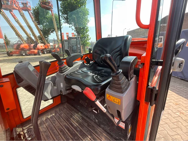 2015 kubota kx016-4 conventionele mini graafmachine - afbeelding 16 van  37