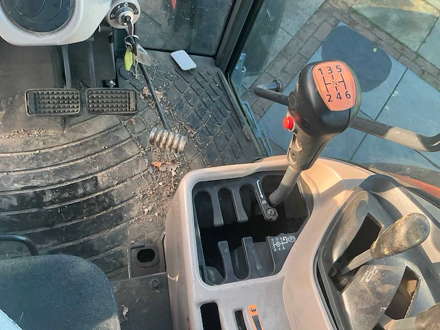 2015 kubota m12 m8560-h-c vierwielaangedreven landbouwtractor - afbeelding 16 van  27