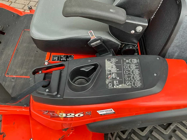 2015 kubota zd326-eu-2 zitmaaier - afbeelding 2 van  44