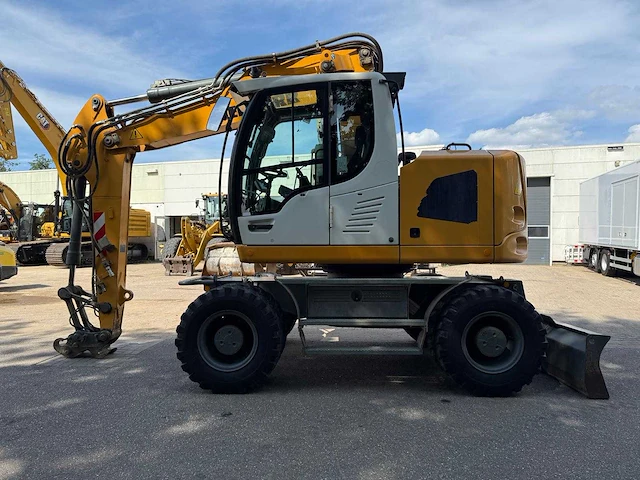 2015 liebherr a 918 compact banden graafmachine - afbeelding 11 van  16