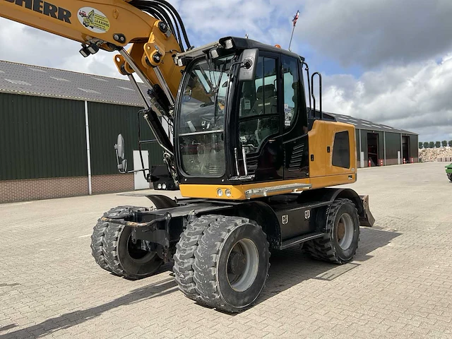 2015 liebherr a914 banden graafmachine - afbeelding 3 van  48