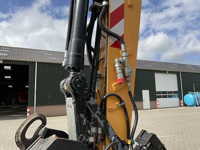 2015 liebherr a914 banden graafmachine - afbeelding 10 van  48