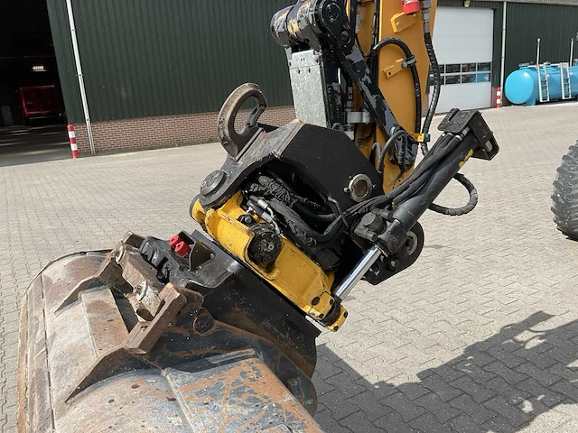 2015 liebherr a914 banden graafmachine - afbeelding 11 van  48