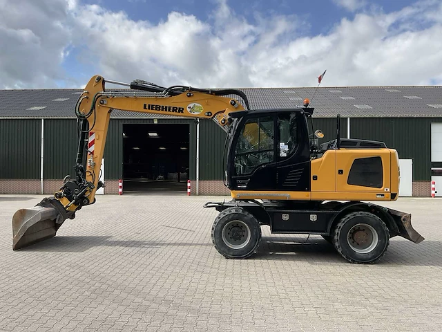 2015 liebherr a914 banden graafmachine - afbeelding 44 van  48