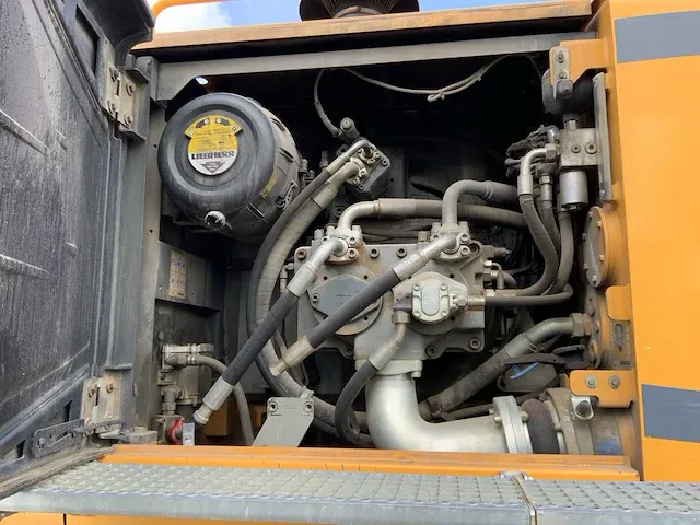 2015 liebherr r946 lc rupsgraafmachine - afbeelding 26 van  56