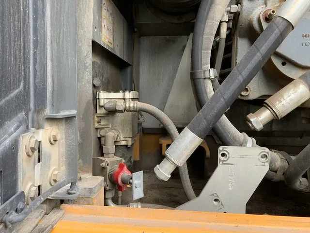 2015 liebherr r946 lc rupsgraafmachine - afbeelding 27 van  56