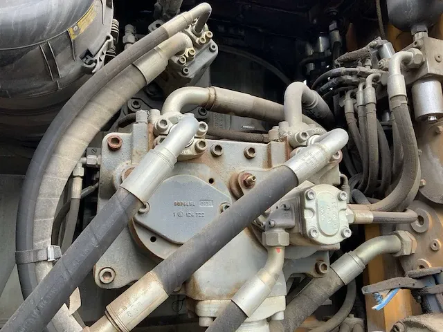 2015 liebherr r946 lc rupsgraafmachine - afbeelding 28 van  56