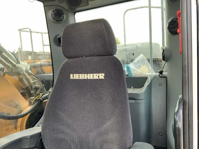 2015 liebherr r946 lc rupsgraafmachine - afbeelding 48 van  56