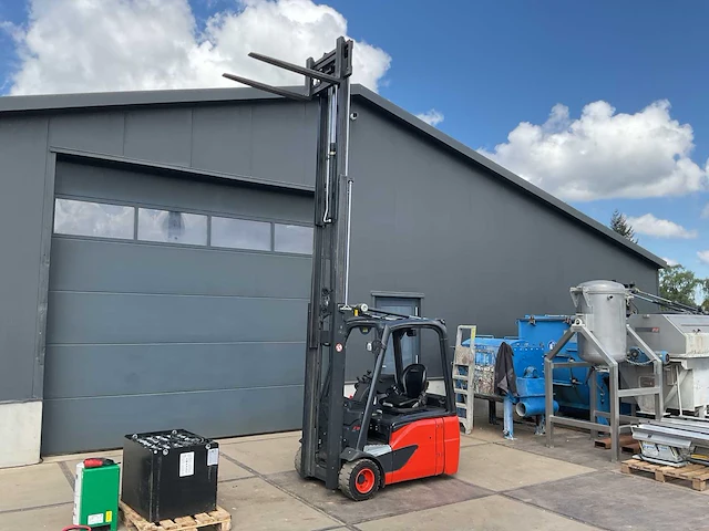 2015 linde e18-02 vorkheftruck - afbeelding 18 van  25