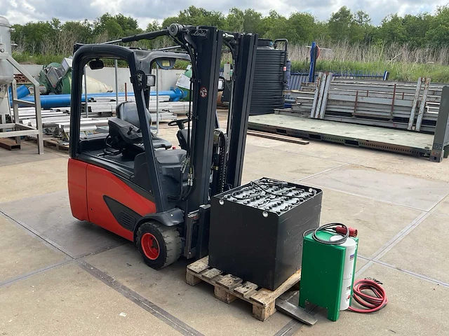 2015 linde e18-02 vorkheftruck - afbeelding 12 van  25
