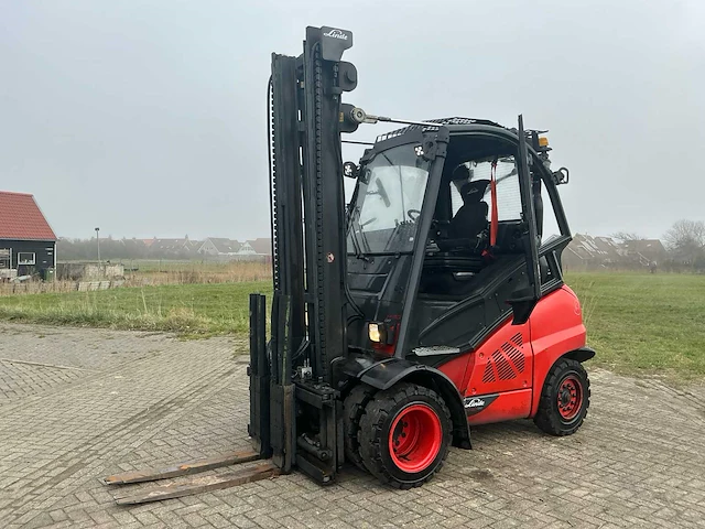 2015 linde h40t-02 vorkheftruck - afbeelding 1 van  28