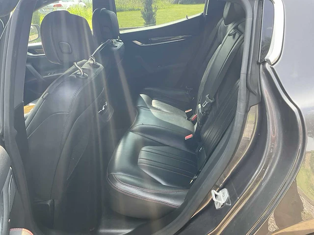 2015 maserati ghibli personenauto - afbeelding 14 van  33