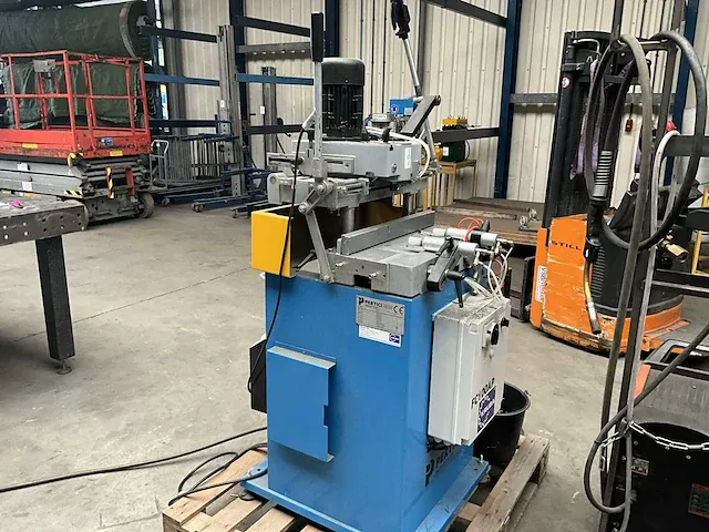 2015 pertici univer fc 100 ap kopieer freesmachine - afbeelding 1 van  26