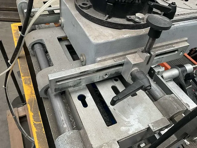 2015 pertici univer fc 100 ap kopieer freesmachine - afbeelding 25 van  26