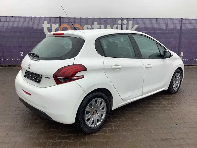 2015 peugeot 208 personenauto - afbeelding 9 van  15