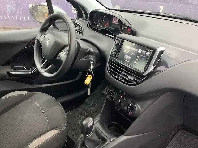 2015 peugeot 208 personenauto - afbeelding 12 van  15