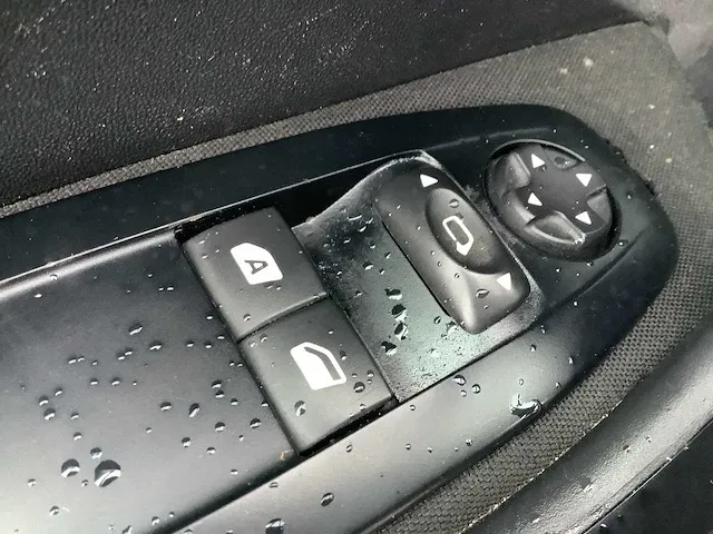 2015 peugeot 208 personenauto - afbeelding 14 van  16