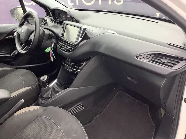 2015 peugeot 208 personenauto - afbeelding 16 van  18