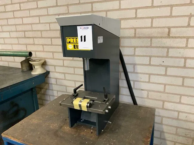 2015 pressta dyno 6a hydraulische ponsmachine - afbeelding 2 van  4