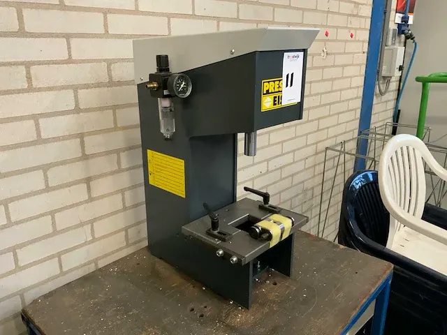 2015 pressta dyno 6a hydraulische ponsmachine - afbeelding 3 van  4