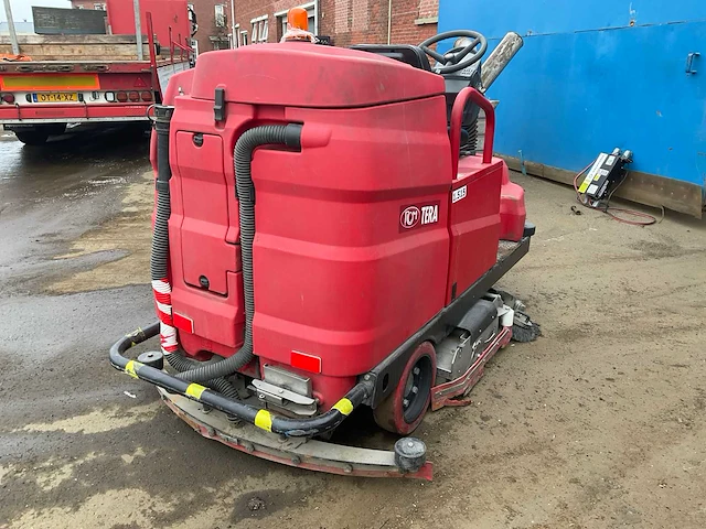 2015 rcm tera 1102r zelfrijdende veegmachine - afbeelding 3 van  16
