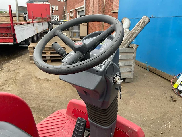 2015 rcm tera 1102r zelfrijdende veegmachine - afbeelding 6 van  16