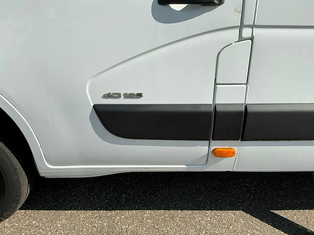 2015 renault master t35 233 dci l1h2 dci 125hoogwerker bedrijfswagen - afbeelding 4 van  32