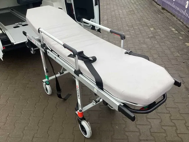 2015 renault trafic ambulance (nieuw/ongebruikt) - afbeelding 29 van  29