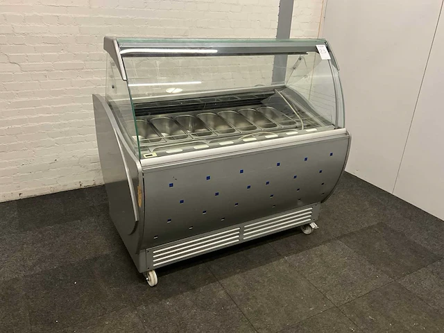 2015 schepijsvitrine - afbeelding 1 van  10