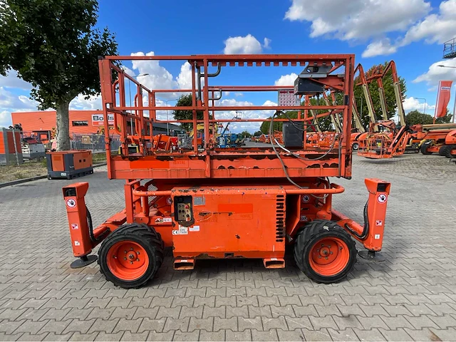 2015 skyjack sj 6826rt hoogwerker 4x4 - afbeelding 31 van  33