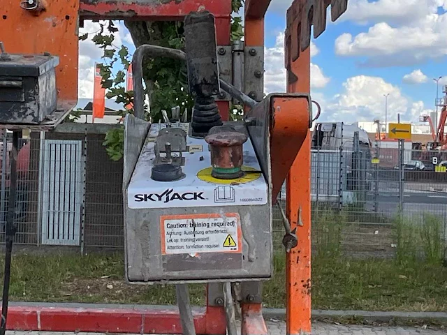 2015 skyjack sj 6832 rt hoogwerker 4x4 - afbeelding 11 van  33