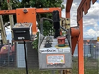 2015 skyjack sj 6832 rt hoogwerker 4x4 - afbeelding 11 van  33