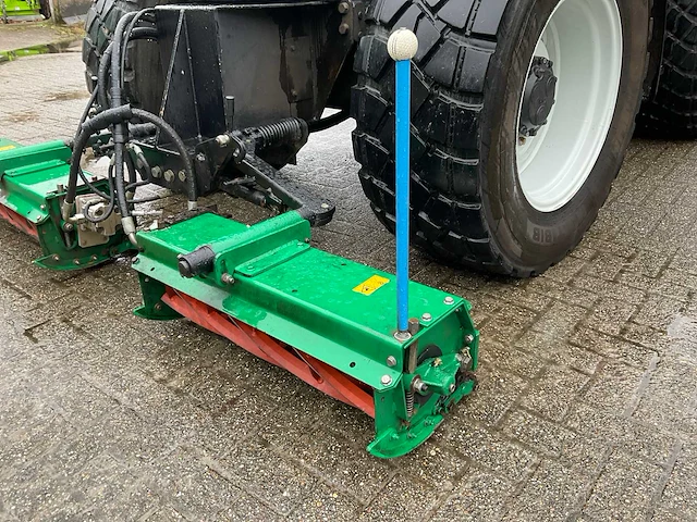 2015 steyr 4075 kompact vierwielaangedreven landbouwtractor met ransomes kooimaaier. - afbeelding 31 van  57
