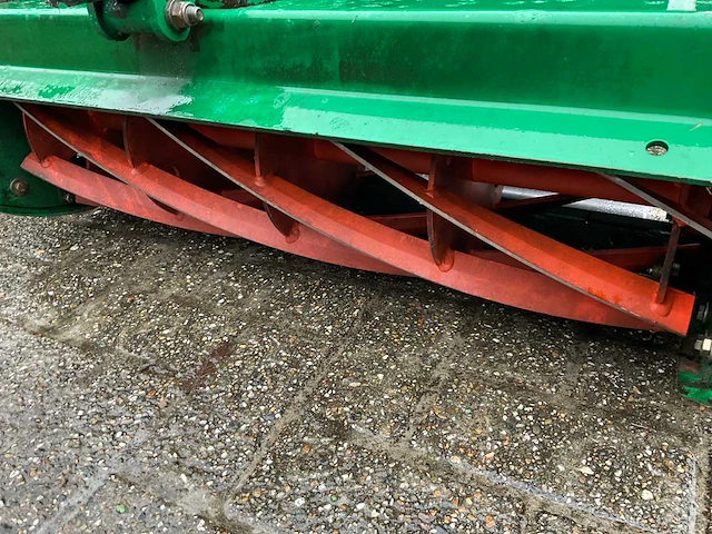 2015 steyr 4075 kompact vierwielaangedreven landbouwtractor met ransomes kooimaaier. - afbeelding 32 van  57
