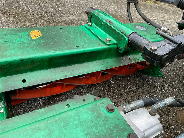2015 steyr 4075 kompact vierwielaangedreven landbouwtractor met ransomes kooimaaier. - afbeelding 38 van  57