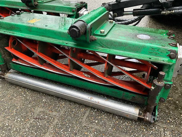 2015 steyr 4075 kompact vierwielaangedreven landbouwtractor met ransomes kooimaaier. - afbeelding 40 van  57