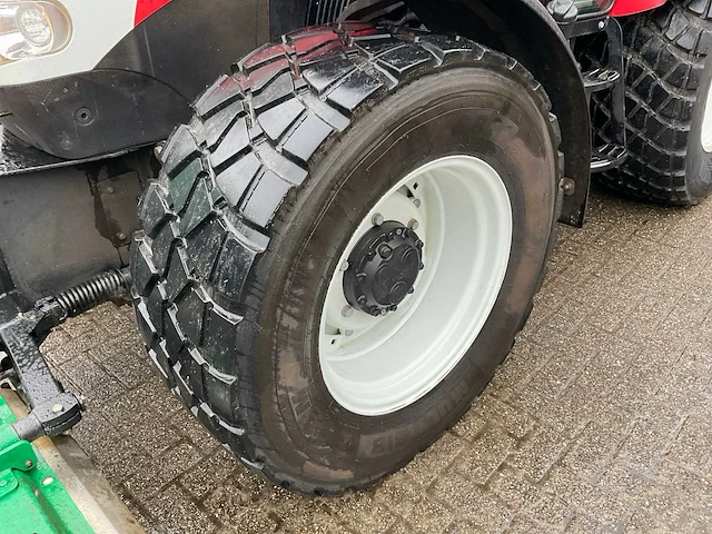 2015 steyr 4075 kompact vierwielaangedreven landbouwtractor met ransomes kooimaaier. - afbeelding 51 van  57