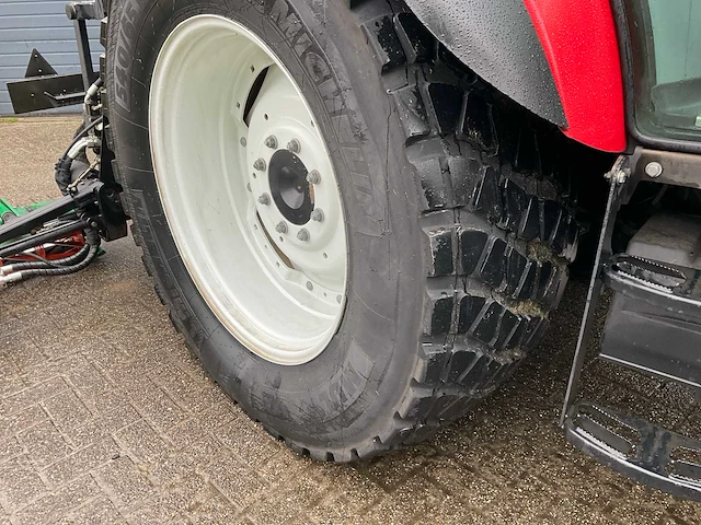 2015 steyr 4075 kompact vierwielaangedreven landbouwtractor met ransomes kooimaaier. - afbeelding 53 van  57