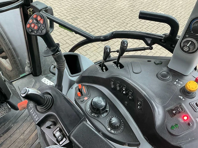 2015 steyr 4095 multi vierwielaangedreven landbouwtractor - afbeelding 17 van  28