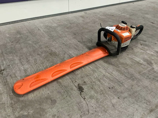 2015 stihl hs82r heggenschaar - afbeelding 2 van  5