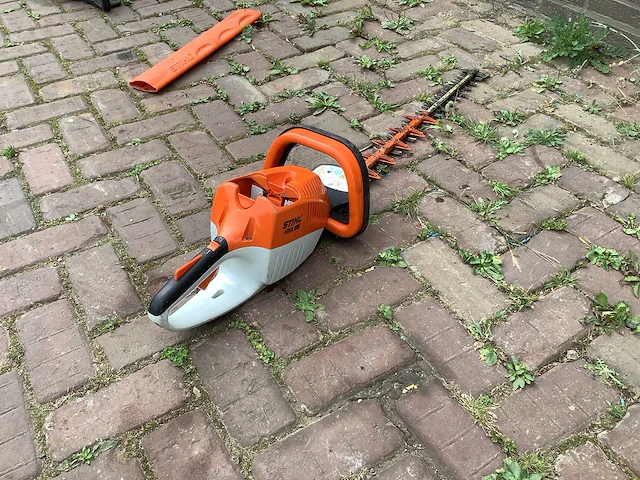 2015 stihl hsa86 heggenschaar - afbeelding 1 van  4