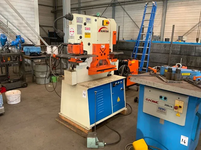 2015 sunrise iw-60k gecombineerde pons / knipmachine - afbeelding 1 van  11