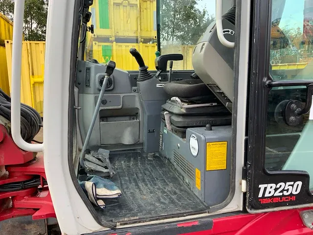 2015 takeuchi tb250 minigraafmachine - afbeelding 18 van  37