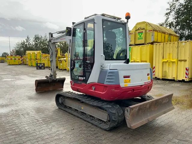2015 takeuchi tb250 minigraafmachine - afbeelding 32 van  37