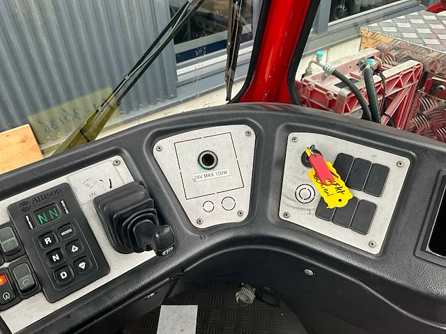 2015 terberg yt182 terminal trekker - afbeelding 8 van  29