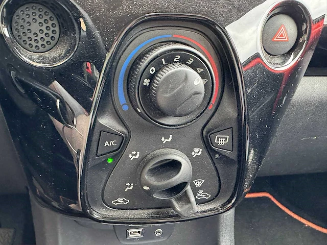 2015 toyota aygo 1.0 vvt-i x-cite sport gb-980-p - afbeelding 11 van  19