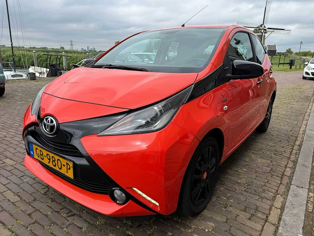 2015 toyota aygo 1.0 vvt-i x-cite sport gb-980-p - afbeelding 1 van  19