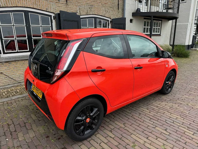 2015 toyota aygo 1.0 vvt-i x-cite sport gb-980-p - afbeelding 13 van  19