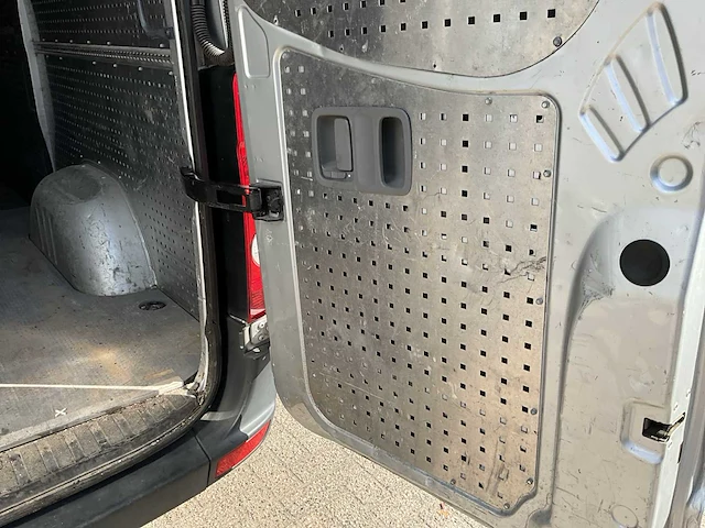 2015 volkswagen crafter 35 2.0 tdi l2h1 bedrijfswagen - afbeelding 27 van  36