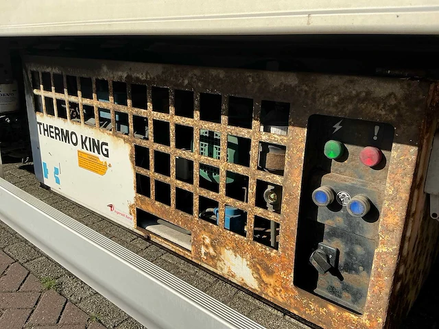 2015 volvo 250 vrachtwagen met gesloten opbouw - afbeelding 14 van  98